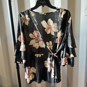 Gimmicks floral top